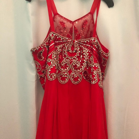 PROM/BALL DRESS - Picture 3 of 4